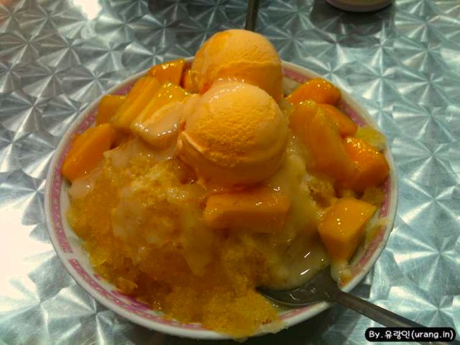 Tiwan ice flakes with mango